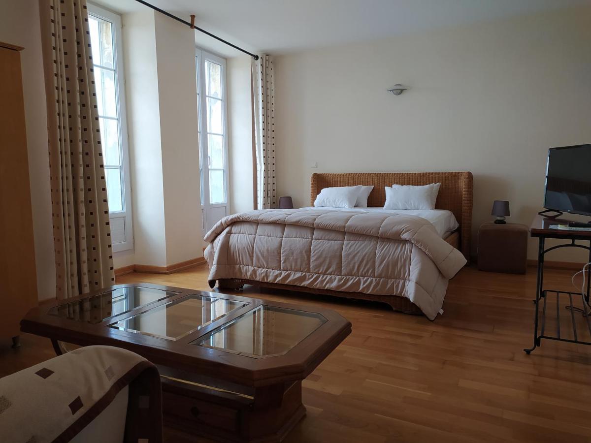 Hotel Bellevue Puy-lʼÉvêque エクステリア 写真